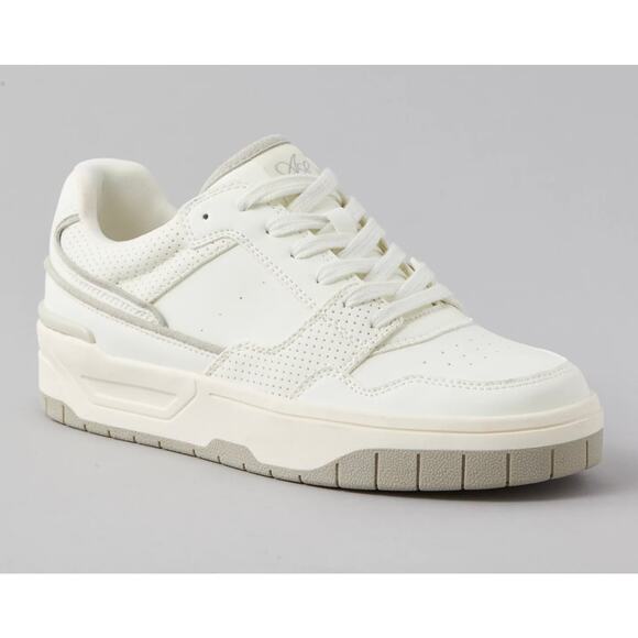 American Eagle varsity retro white sneakers New size 9 - Picture 1 of 9